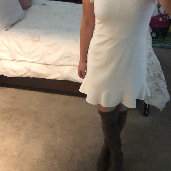 Express dress - Picture 2 of 3